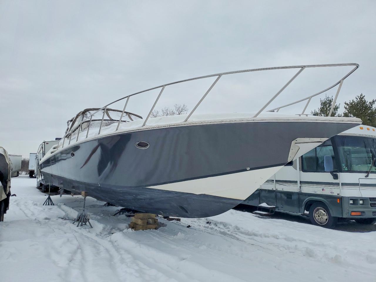 2005 Fountain Boat-Boat