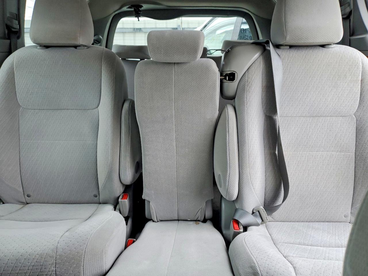 2015 Toyota Sienna le