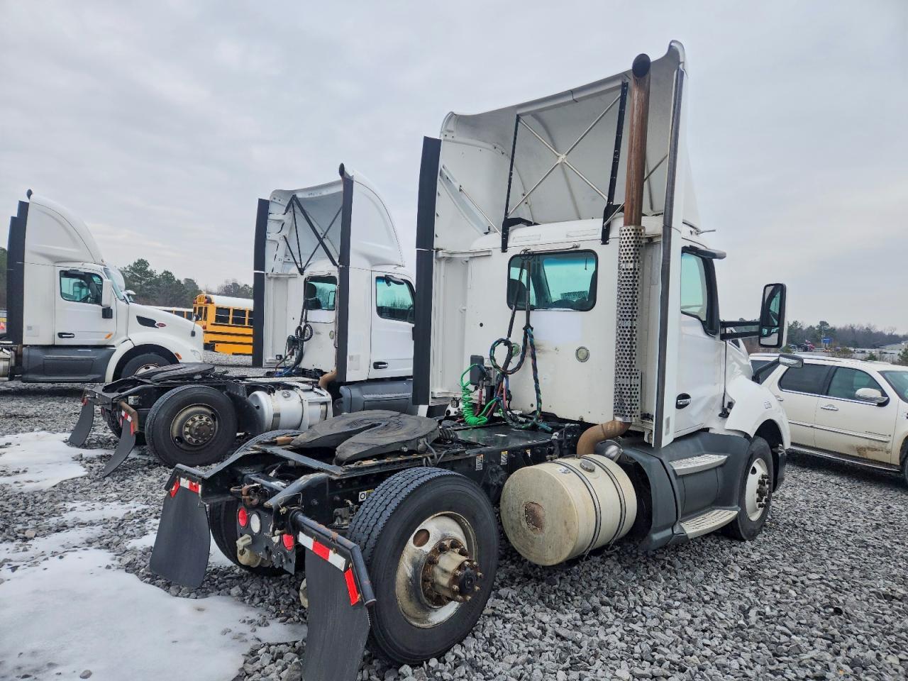 2016 Kenworth T680 Semi Truck