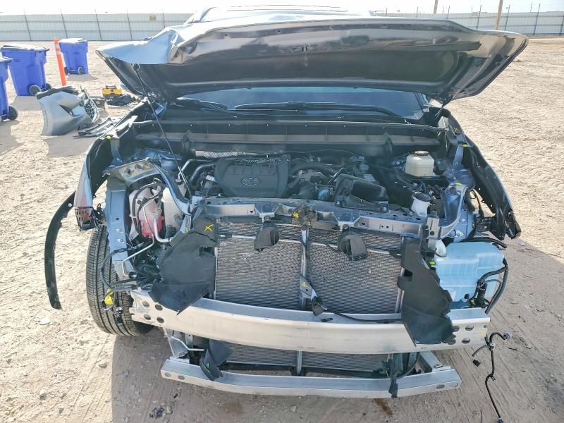 2024 Toyota Highlander le