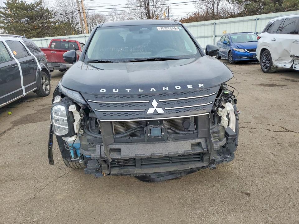 2024 Mitsubishi Outlander es