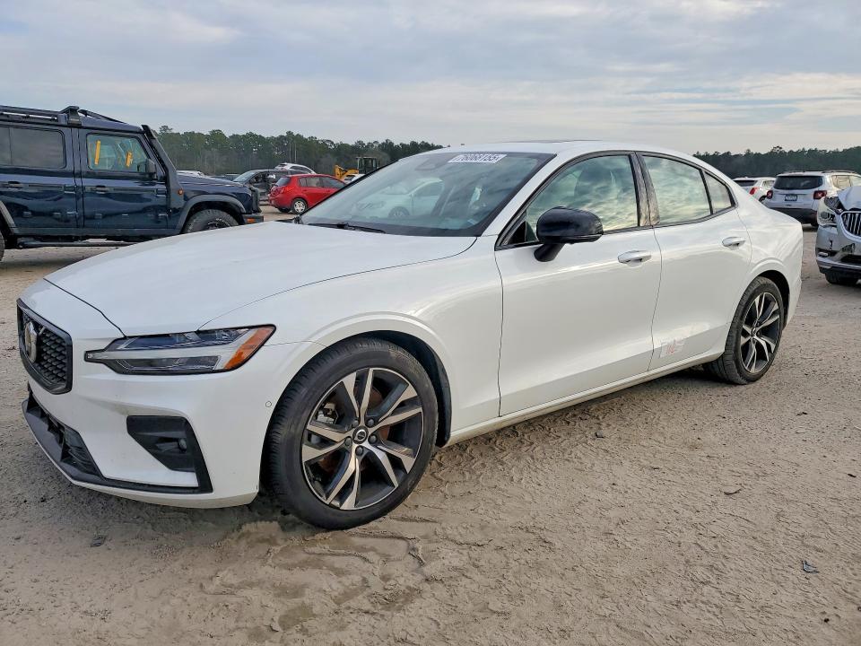 2025 Volvo S60 Plus