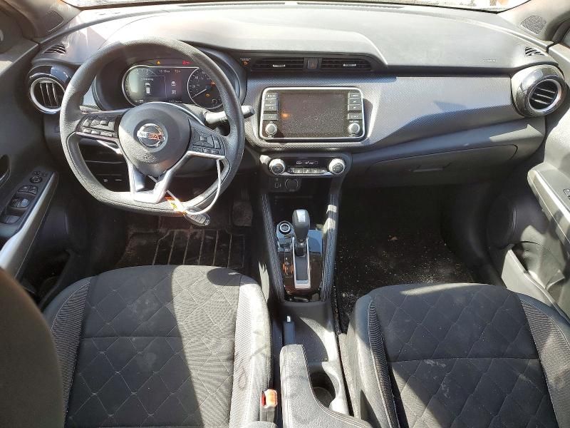2019 Nissan Kicks s