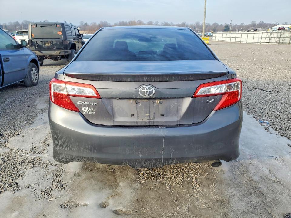 2014 Toyota Camry se