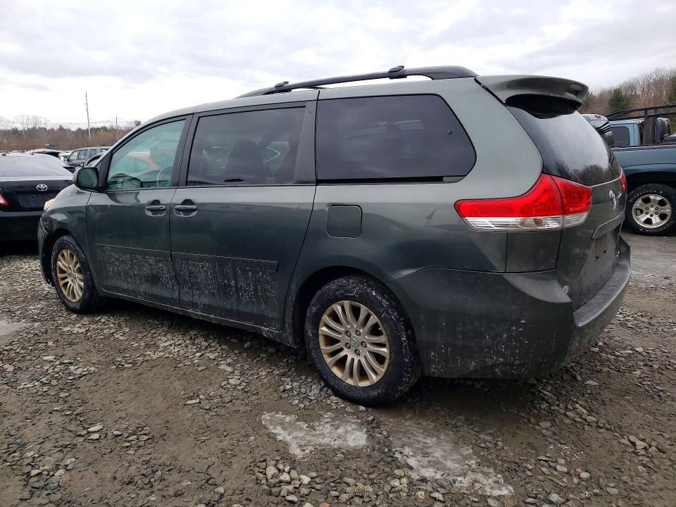 2013 Toyota Sienna xle