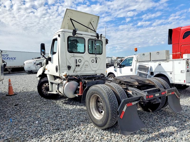 2020 Freightliner Cascadia 113 Semi Truck