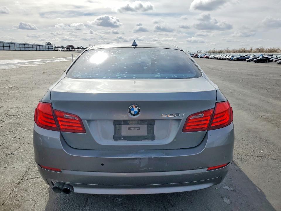 2012 BMW 528 i