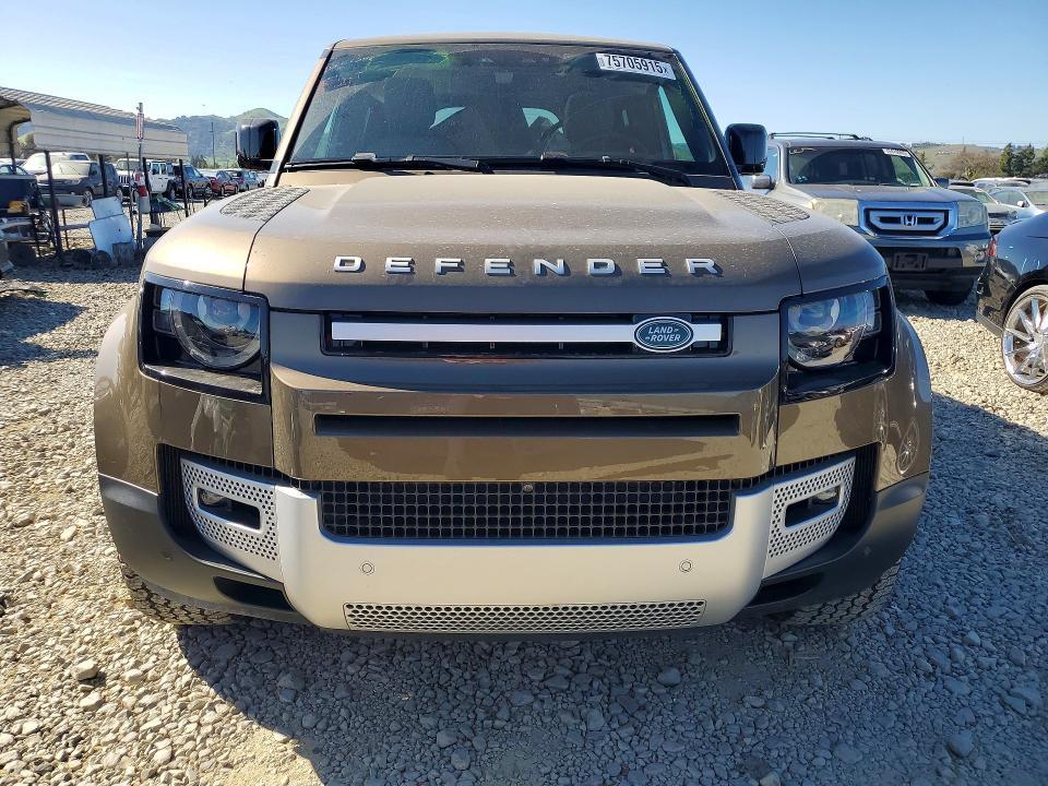 2025 Land Rover Defender 110 s