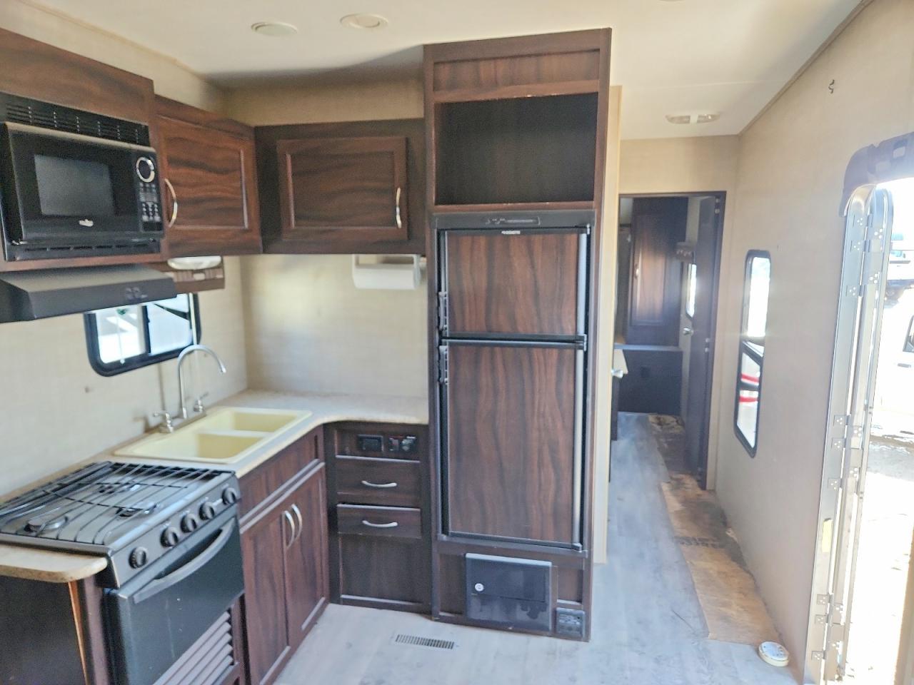 2018 Pacifworks 2018 Pmcu Coachworks Surfside 30ft-trailers Pick