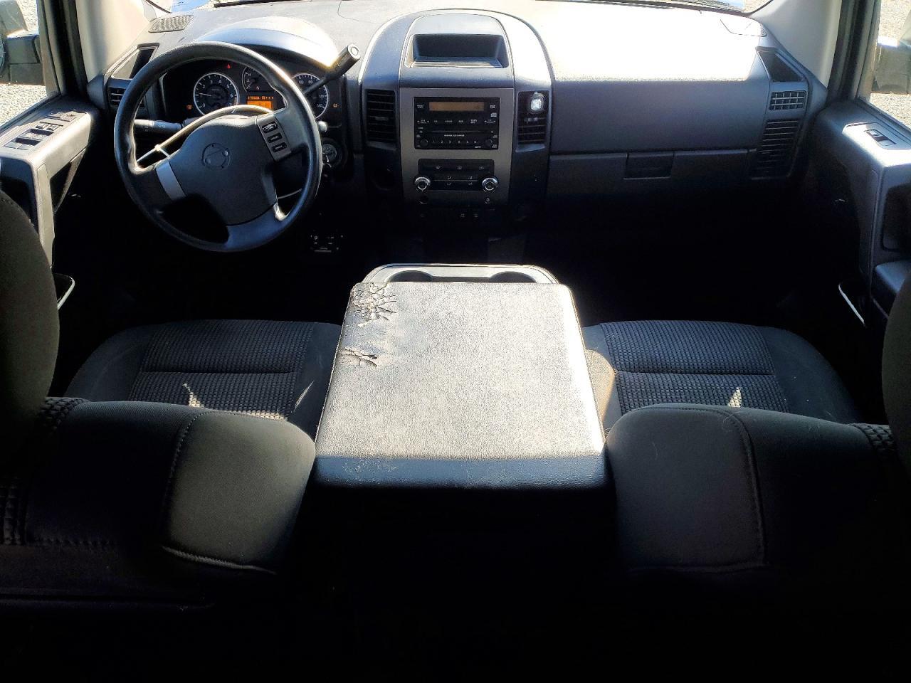 2010 Nissan Titan xe