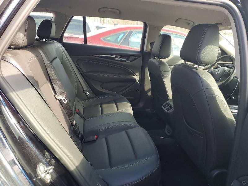 2018 Buick Regal Tourx Essence