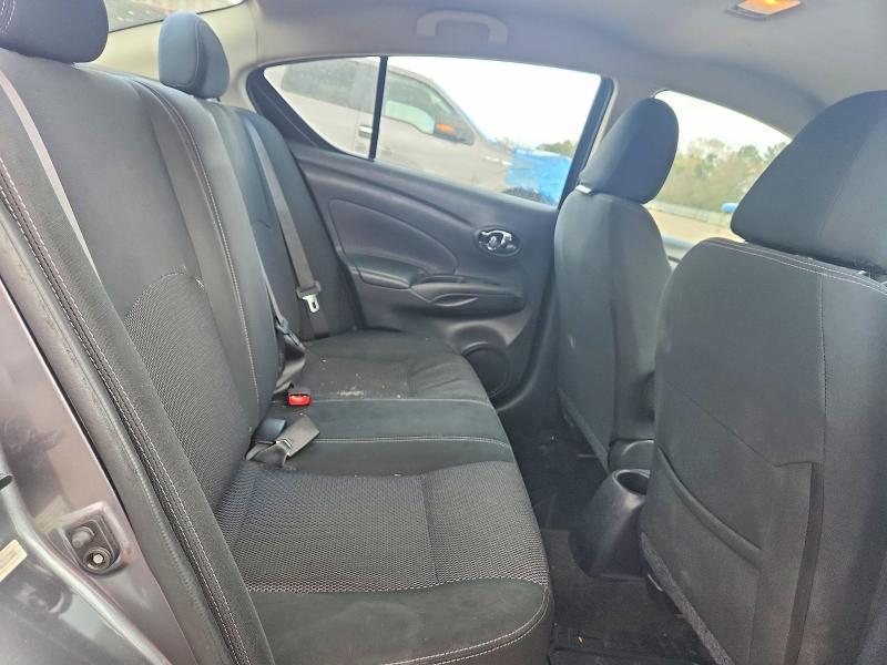 2019 Nissan Versa sv