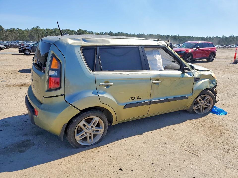 2011 KIA Soul +