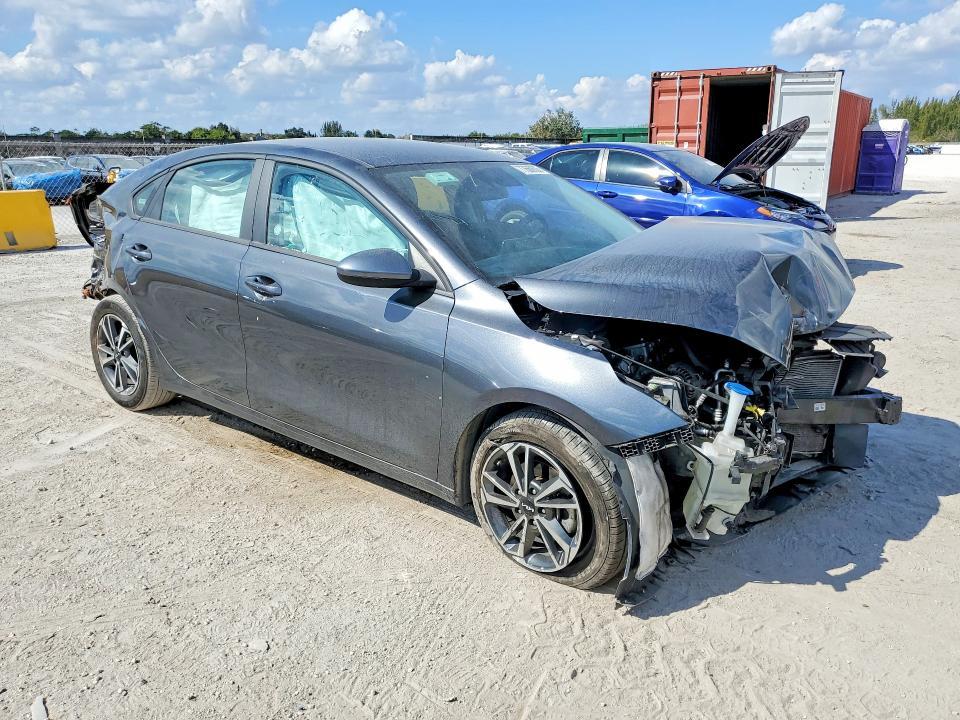 2023 KIA Forte lx