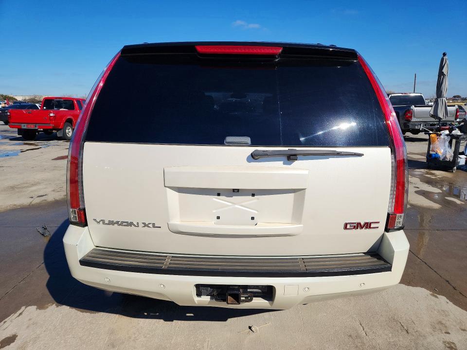2013 GMC Yukon xl C1500 slt