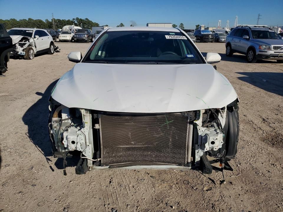 2021 Toyota Camry le