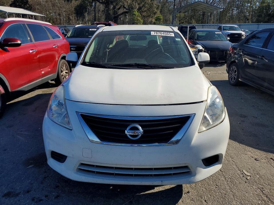 2013 Nissan Versa 1.6 s