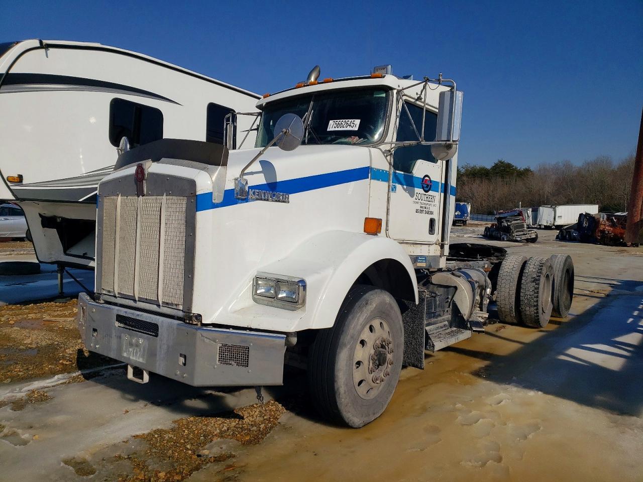2015 Kenworth T880 Semi Truck