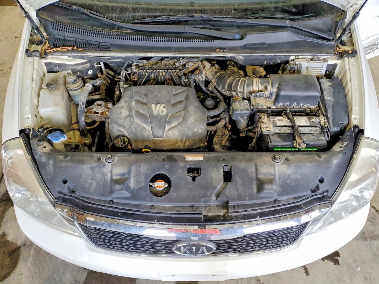 2012 KIA Sedona lx