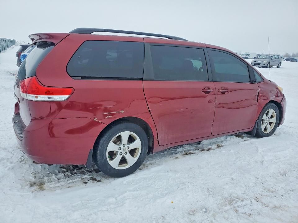 2012 Toyota Sienna le