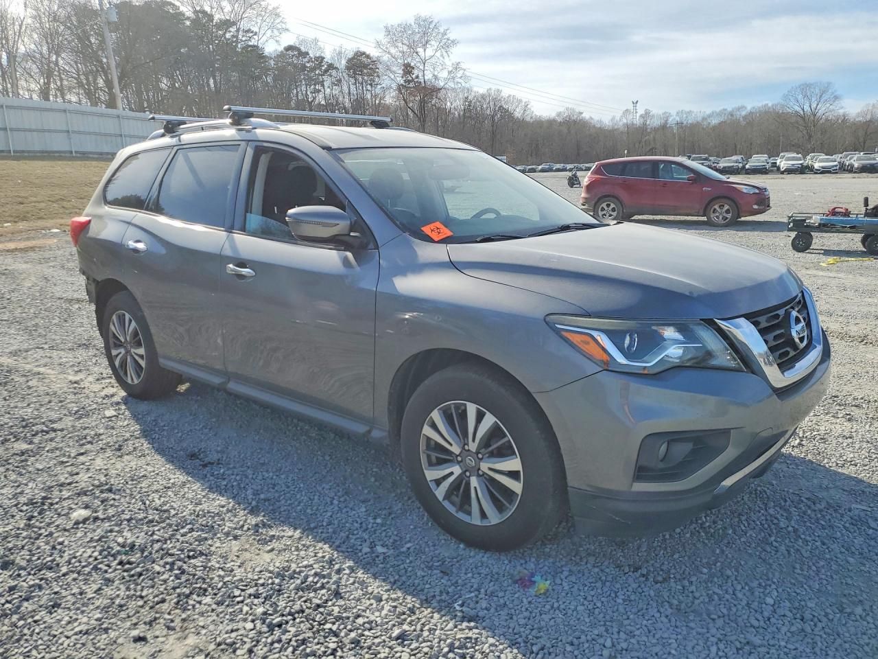 2017 Nissan Pathfinder s