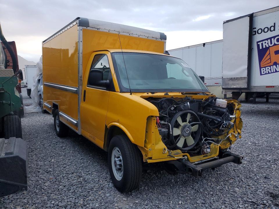 2023 GMC Savana box Truck