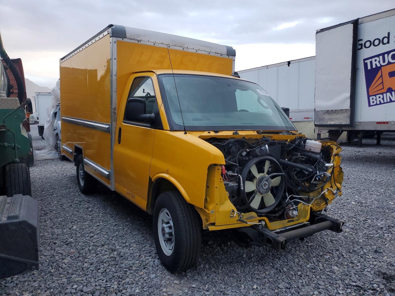 2023 GMC Savana BOX Truck