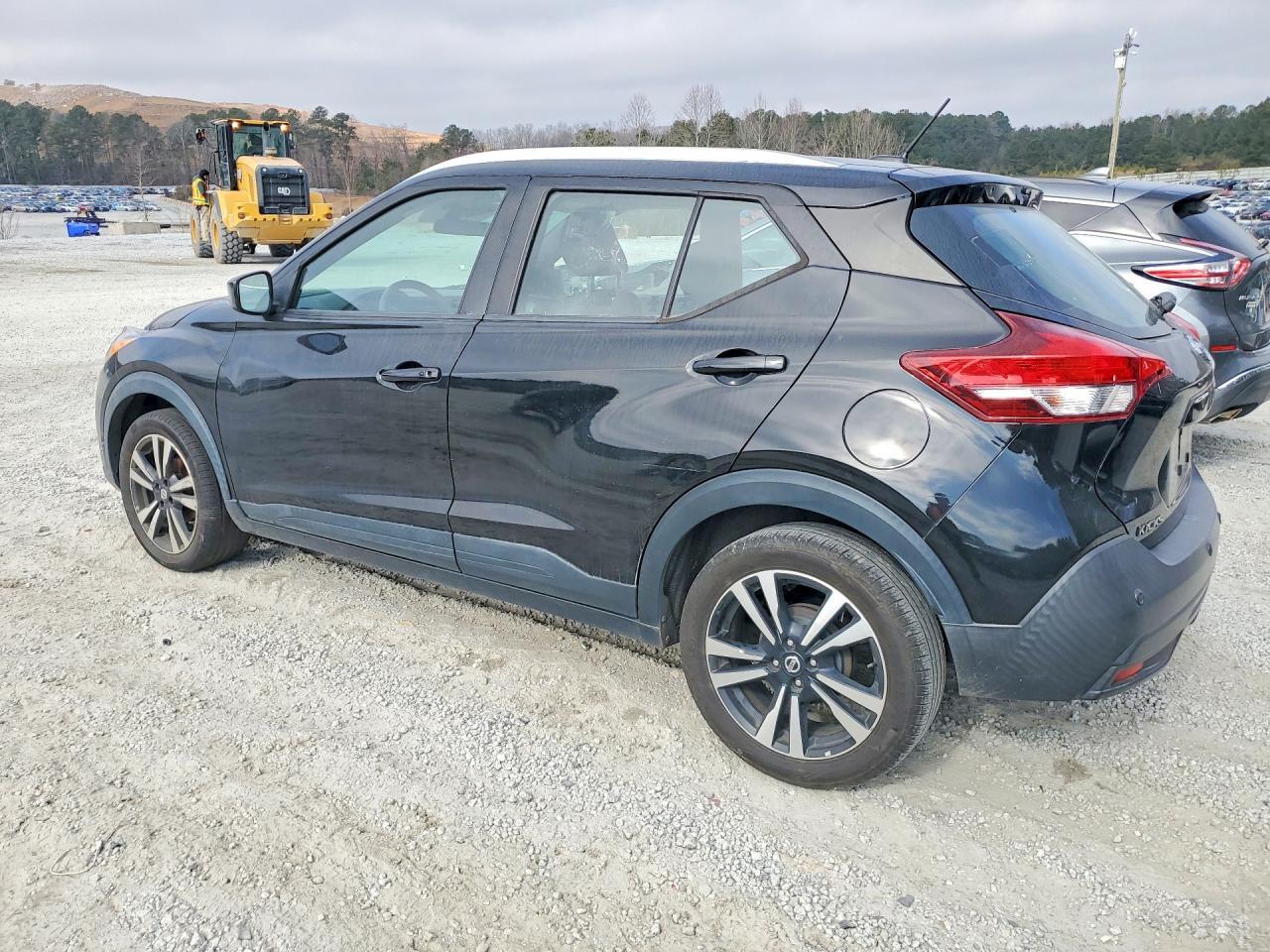2020 Nissan Kicks sv