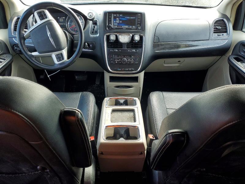 2016 Chrysler Town & Country Touring l