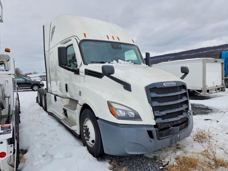 2021 Freightliner Cascadia 126 Semi Truck