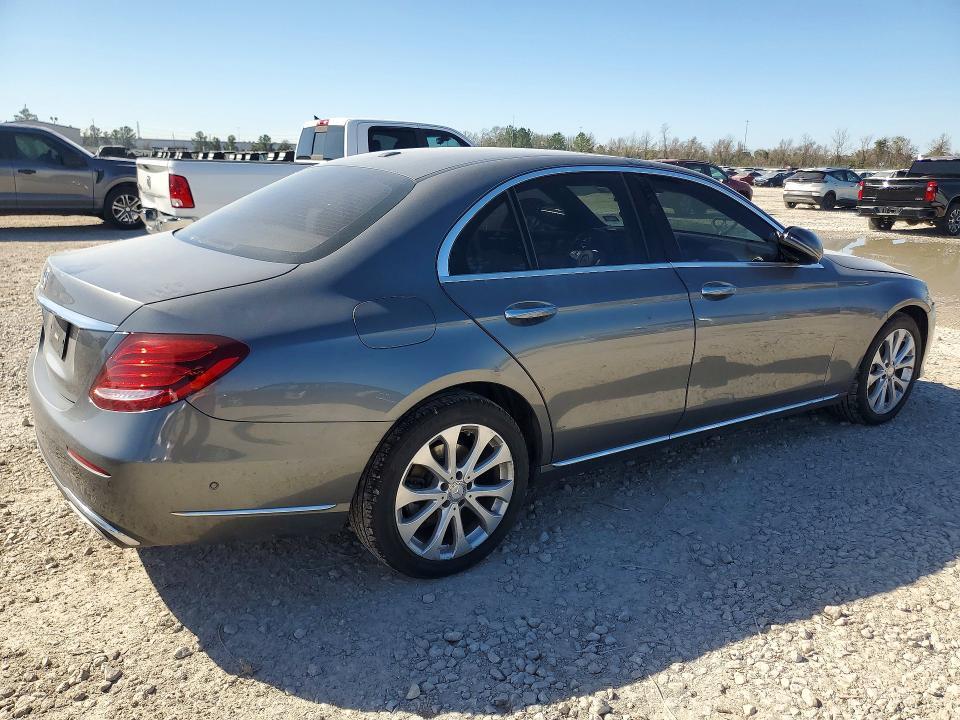 2017 Mercedes-Benz E 300