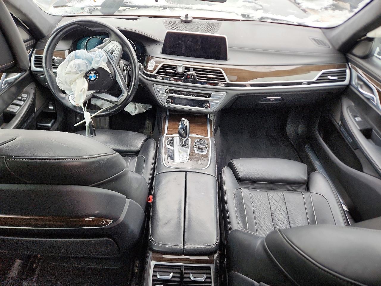 2017 BMW 750 xi