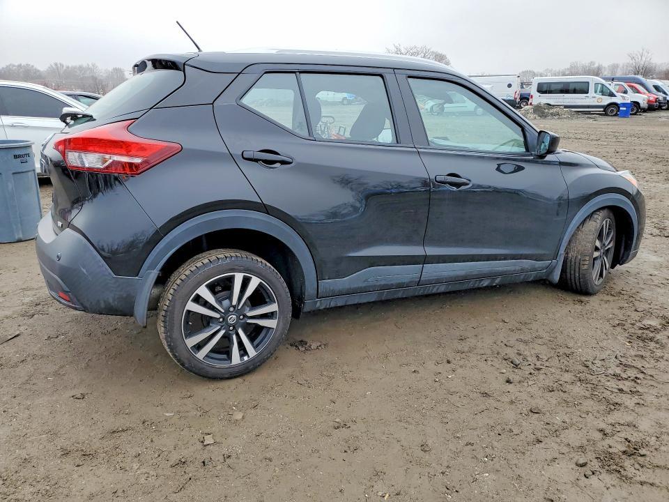 2020 Nissan Kicks sv
