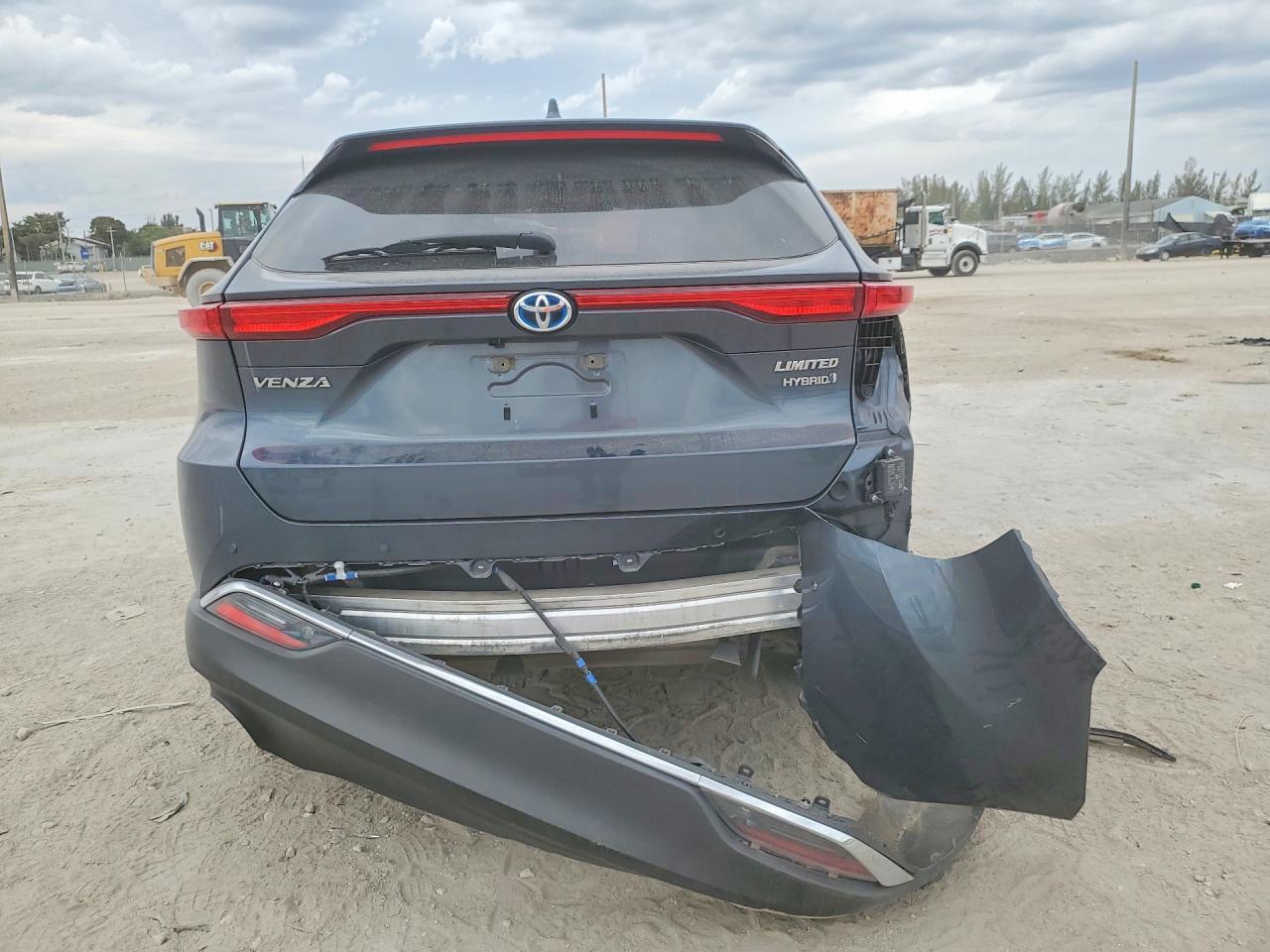 2021 Toyota Venza le