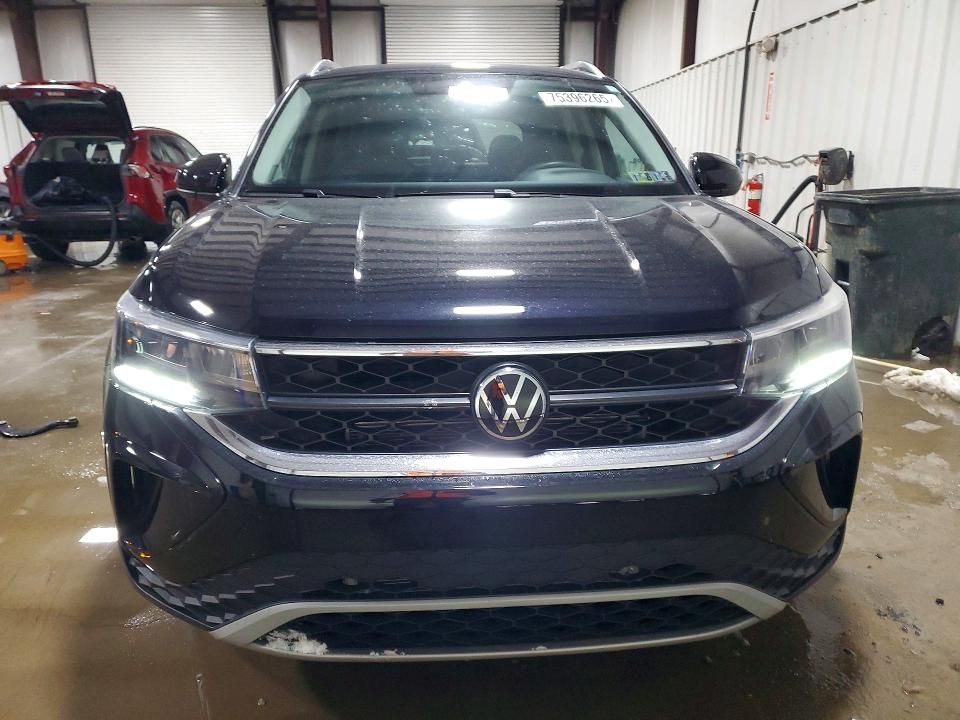 2024 Volkswagen Taos se