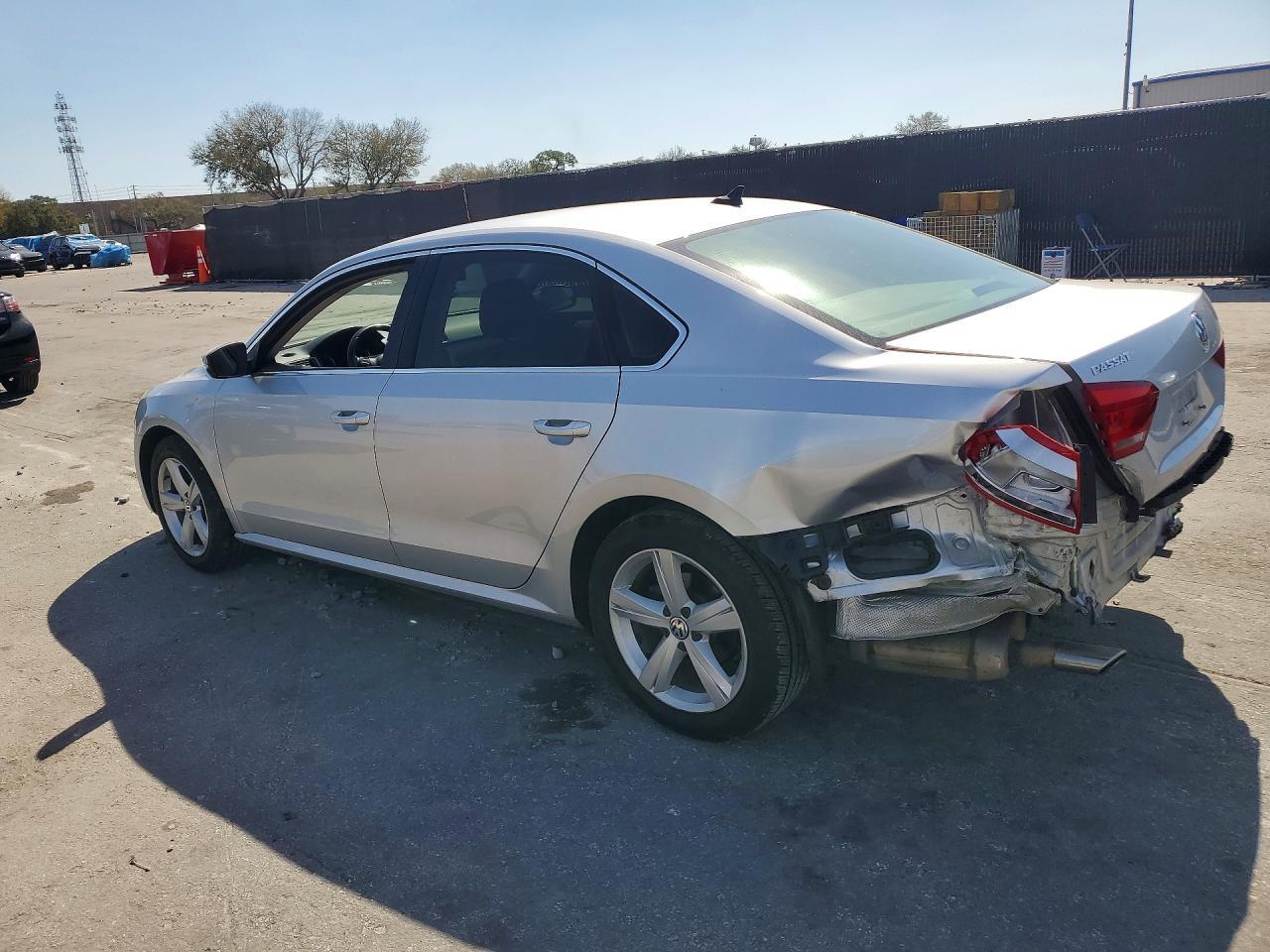 2013 Volkswagen Passat se