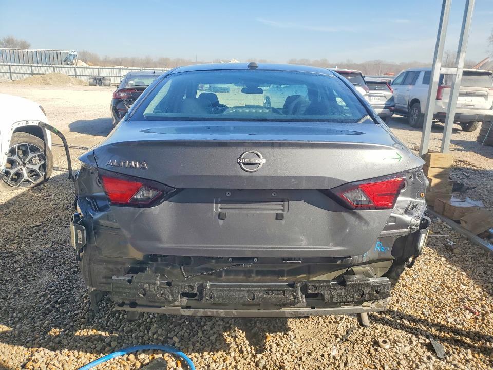 2025 Nissan Altima 2.5 sv