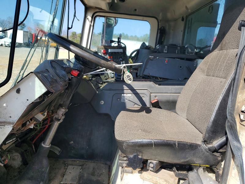 2009 Mack 600 MRU600