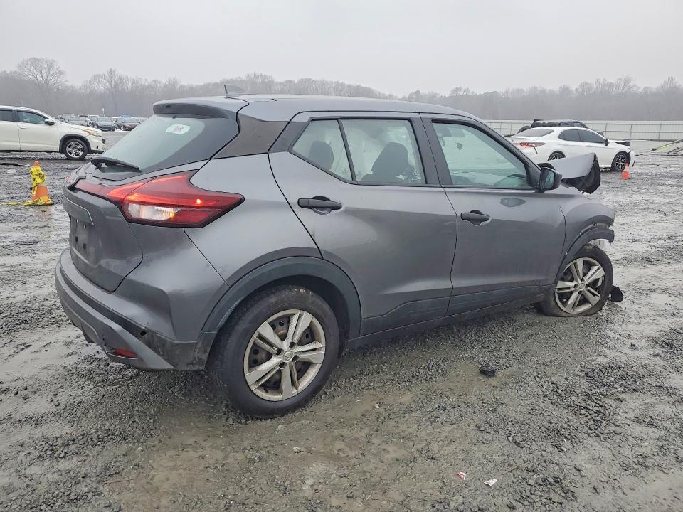 2023 Nissan Kicks s