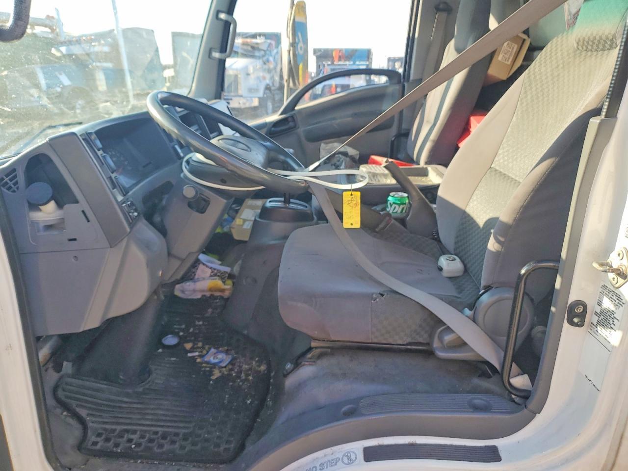 2013 Isuzu NPR HD BOX Truck
