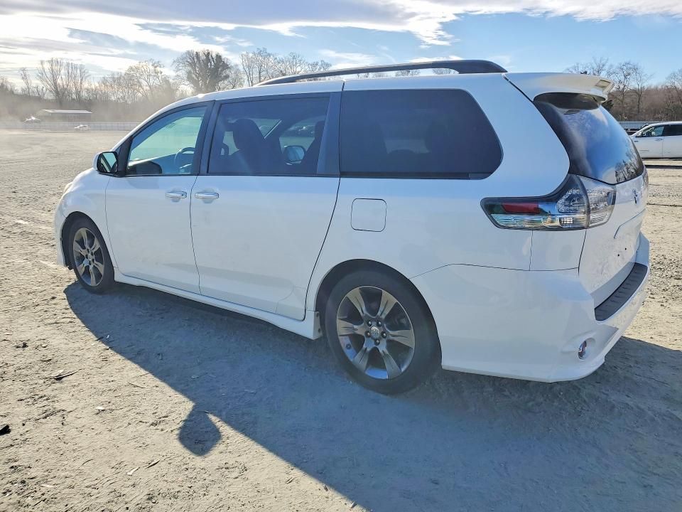2016 Toyota Sienna se