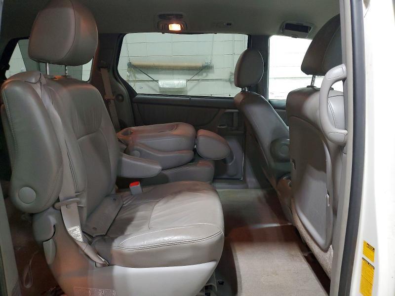 2010 Toyota Sienna xle