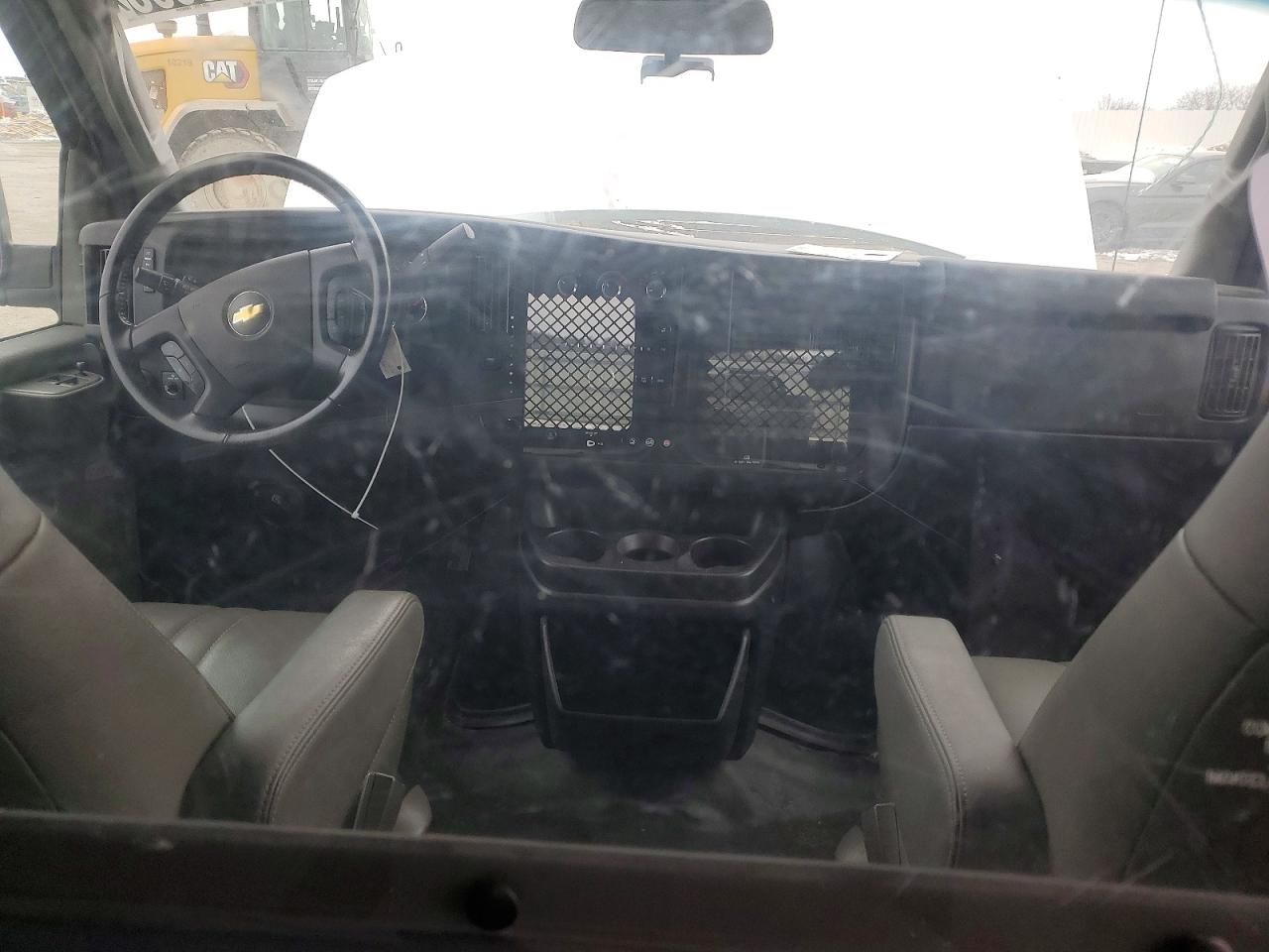 2021 Chevrolet Express G2500