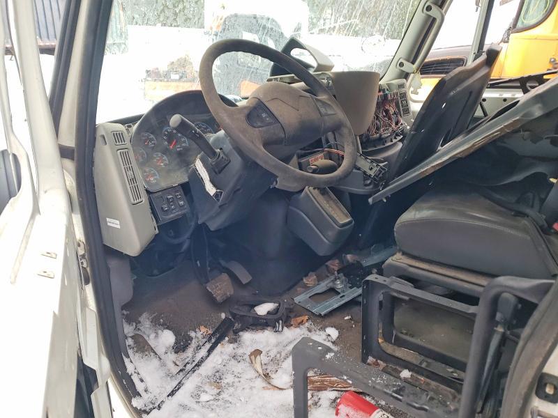 2017 International 4300 box Truck