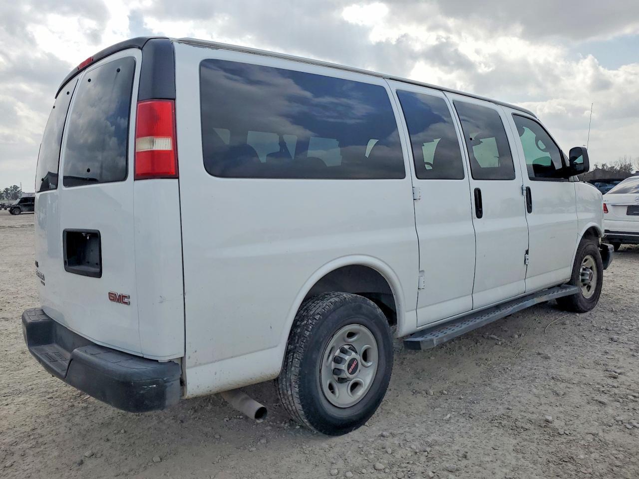 2014 GMC Savana