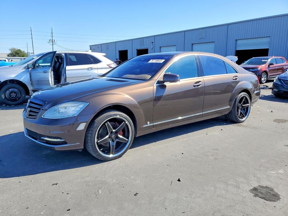 2010 Mercedes-Benz S 550