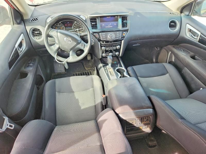 2017 Nissan Pathfinder sv