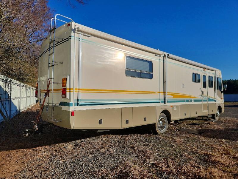 2003 Workhorse Custom Chassis Motorhome Chassis W22