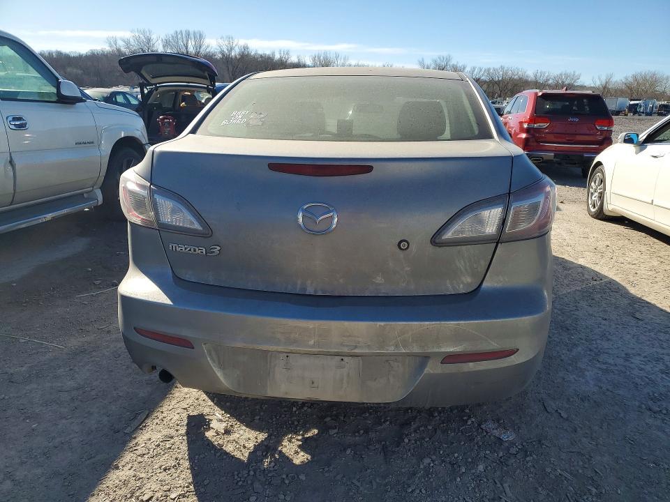 2013 Mazda 3 I