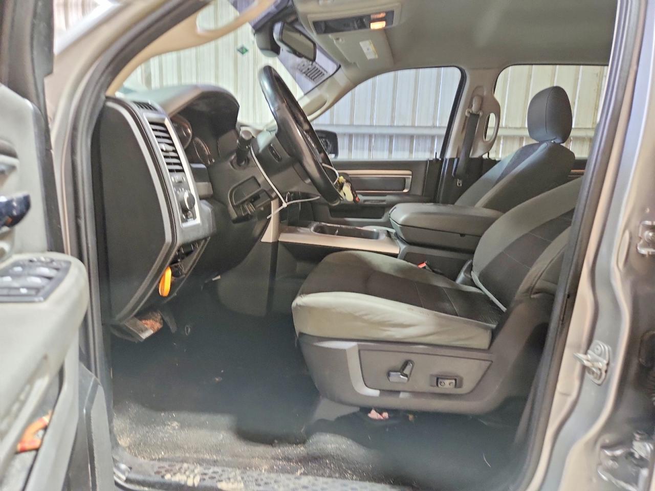 2020 Dodge RAM 1500 Classic SLT